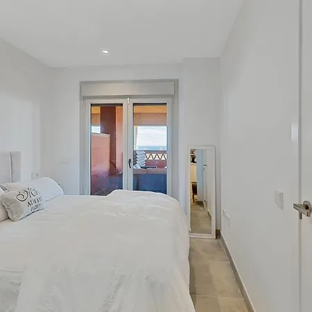 Panoramic Ocean And Views Apartment